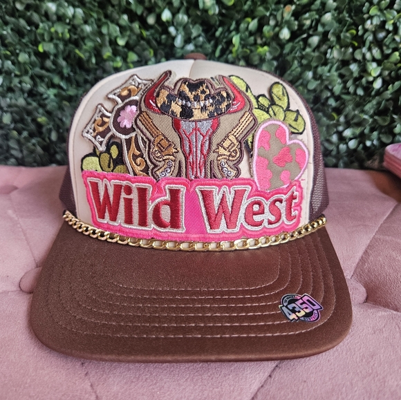 Wild West Snapback Trucker Hat - Picture 1 of 2